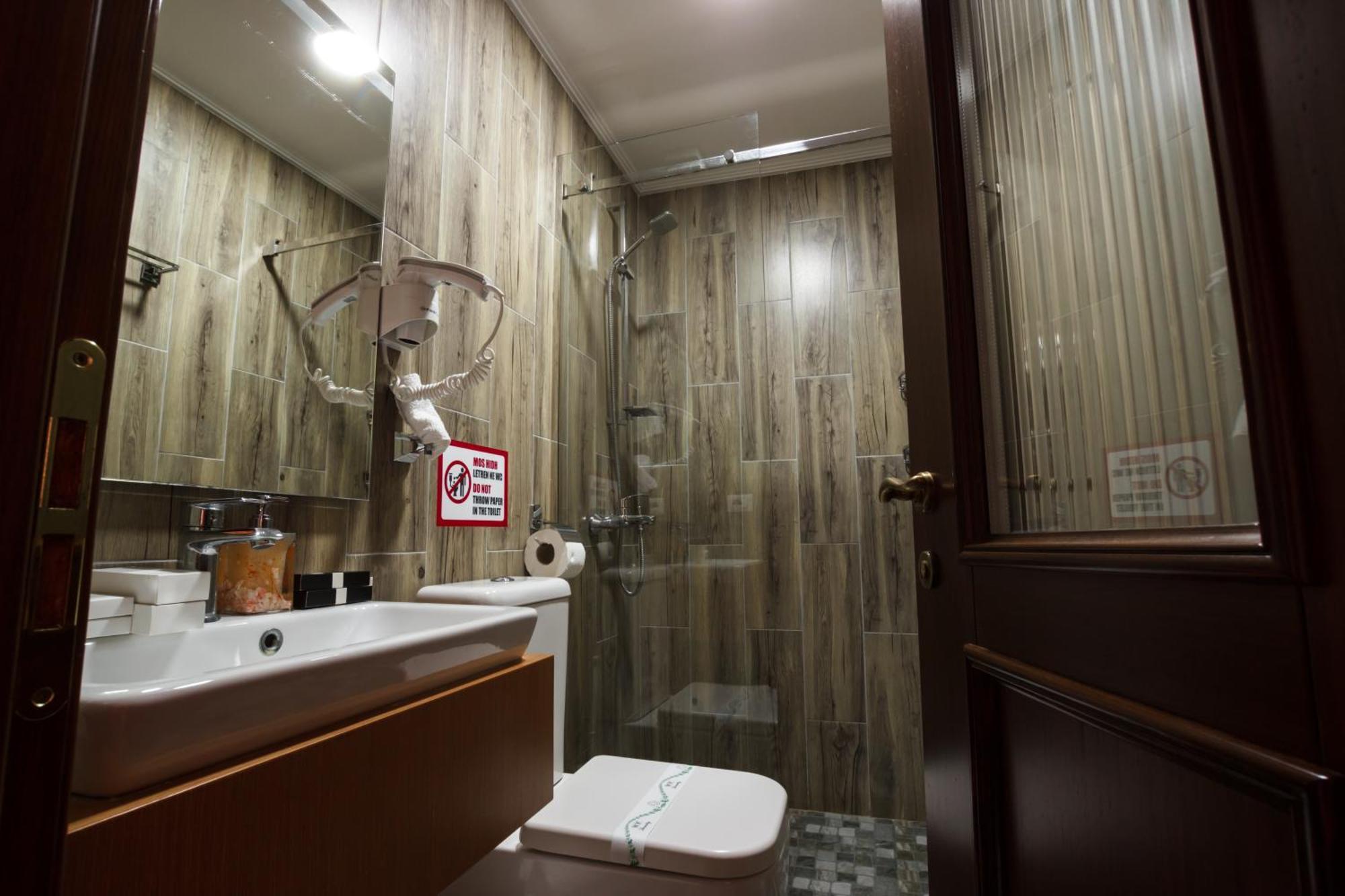 Pashai Hotel Gjirokastër