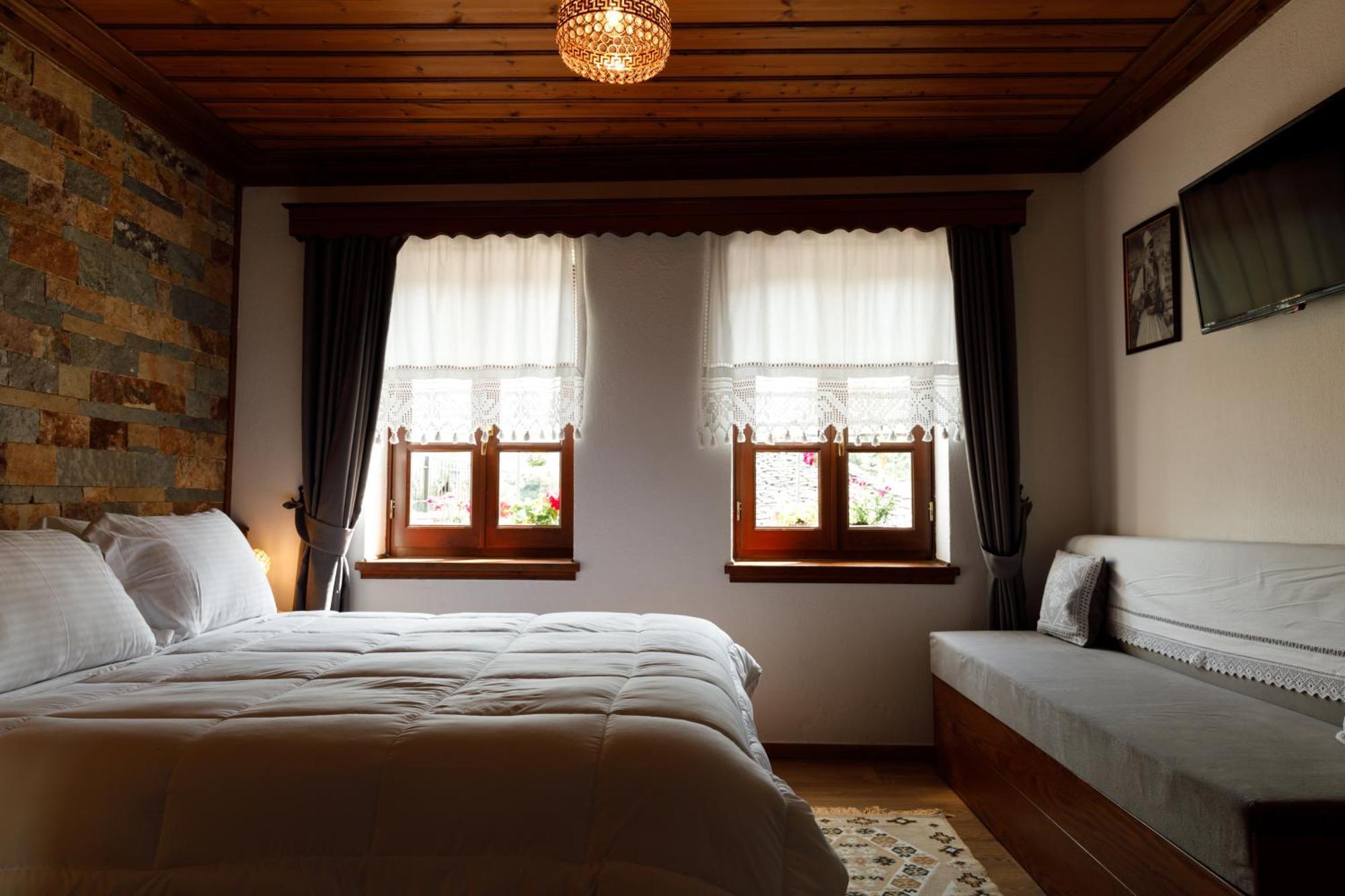Pashai Hotel Gjirokastër
